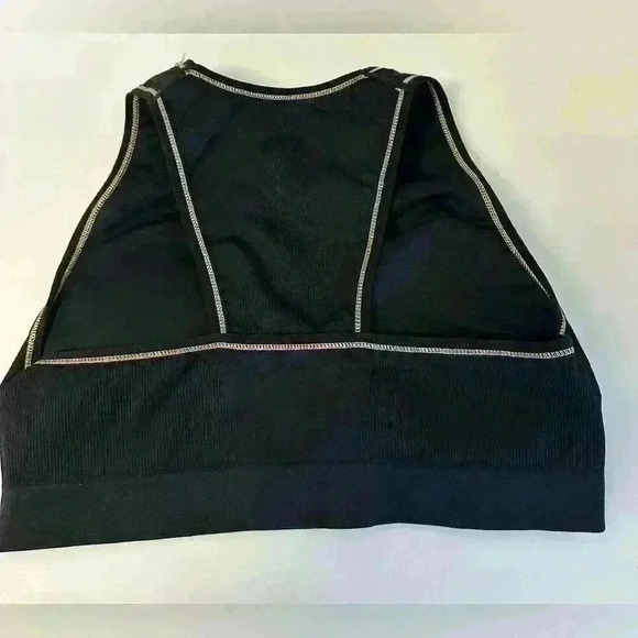 PUMA WOMEN'S MEDIUM IMPACT SPORTS BRAS WITH REMOVABLE CUPS. SIZE M - Picture 2 of 2